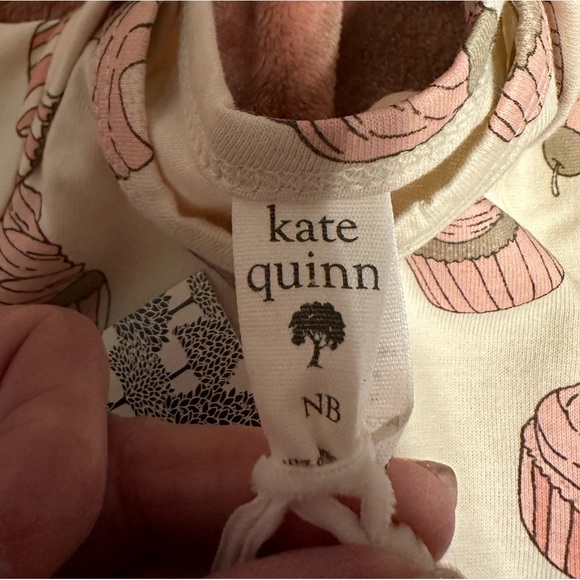 NWT Kate Quinn Newborn Cupcake Onesie - Picture 3 of 4